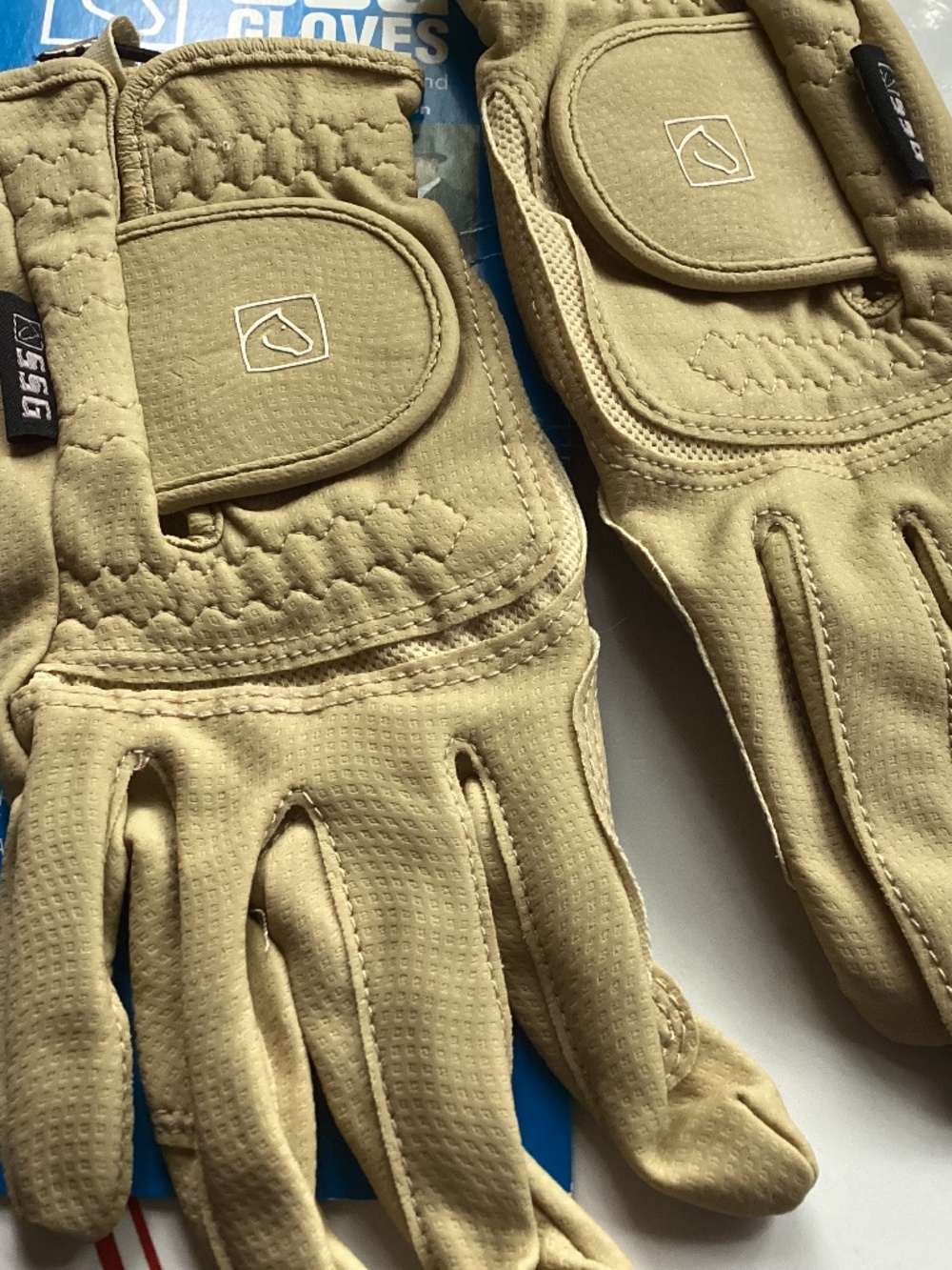 Equestrian riding gloves small new. Make an offer..I don’t bite!